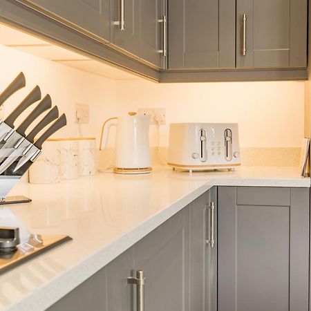 Beautifully Done 5 Bed Barn Conversion In Heswall - Sleeps Up To 10 Exterior foto
